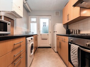 High chair - 2 bedroom accommodation in Portsmouth (Portsmouth)