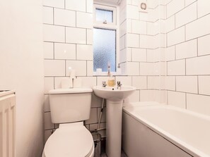 Towels - 2 bedroom accommodation in Portsmouth (Portsmouth)