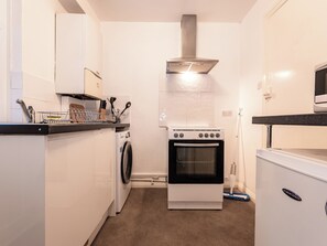 High chair - 2 bedroom accommodation in Portsmouth (Portsmouth)