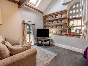 Living area - 1 bedroom accommodation in Bilbrough, near York (Bilbrough, near York)