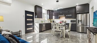 Prime  2BR/2BA/Private Entry/Near Shops & Dining