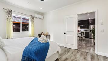 2 slaapkamers, een strijkplank/strijkijzer, wifi, beddengoed