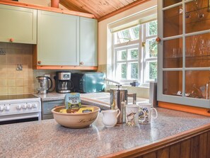 Private kitchen - 2 bedroom accommodation in Winfrith Newburgh (Winfrith Newburgh)