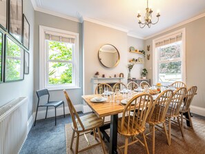 Dining - Scarborough Stays - Garfield - UK47472 (Scarborough)