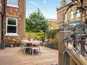 Outdoor dining - Scarborough Stays - Garfield - UK47472 (Scarborough)