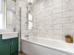 Towels - Scarborough Stays - Garfield - UK47472 (Scarborough)