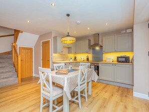 Dishwasher, high chair - 2 bedroom accommodation in Skegness (Skegness)