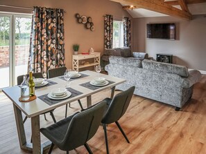 Dining - 2 bedroom accommodation in Skegness (Skegness)