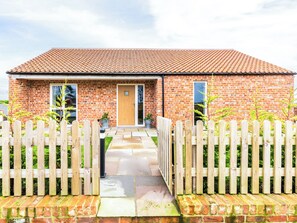 Exterior - 2 bedroom accommodation in Skegness (Skegness)