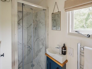 Towels - UK41468 - Lapwing Hut (Cholderton, near Salisbury)