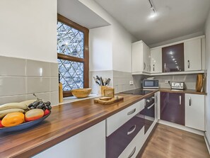 Dishwasher, high chair - 3 bedroom accommodation in Corwen (Corwen)