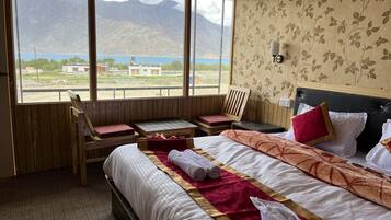 Deluxe Room, Lake View | Free WiFi