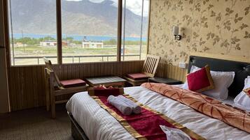 Rom – deluxe, utsikt mot innsjø | Wi-fi (inkludert)