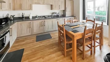 Dishwasher, high chair