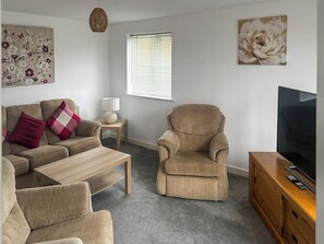 TV - 4 bedroom accommodation in Swindon (Swindon)