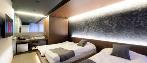 Blackout curtains, free WiFi