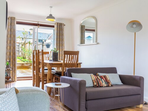 3 bedroom accommodation in Ashford