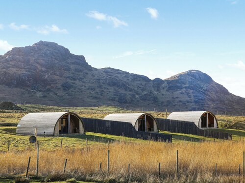 A good sized, dog friendly pod with silent surroundings.