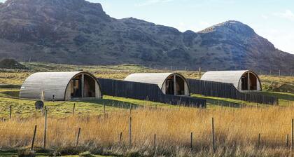 A good sized, dog friendly pod with silent surroundings.