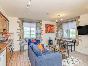 TV - Stackhouse - UK42185 (Settle)