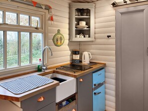 Private kitchen - The Shepherds Hut - UK50986 (Sheriff Hutton)