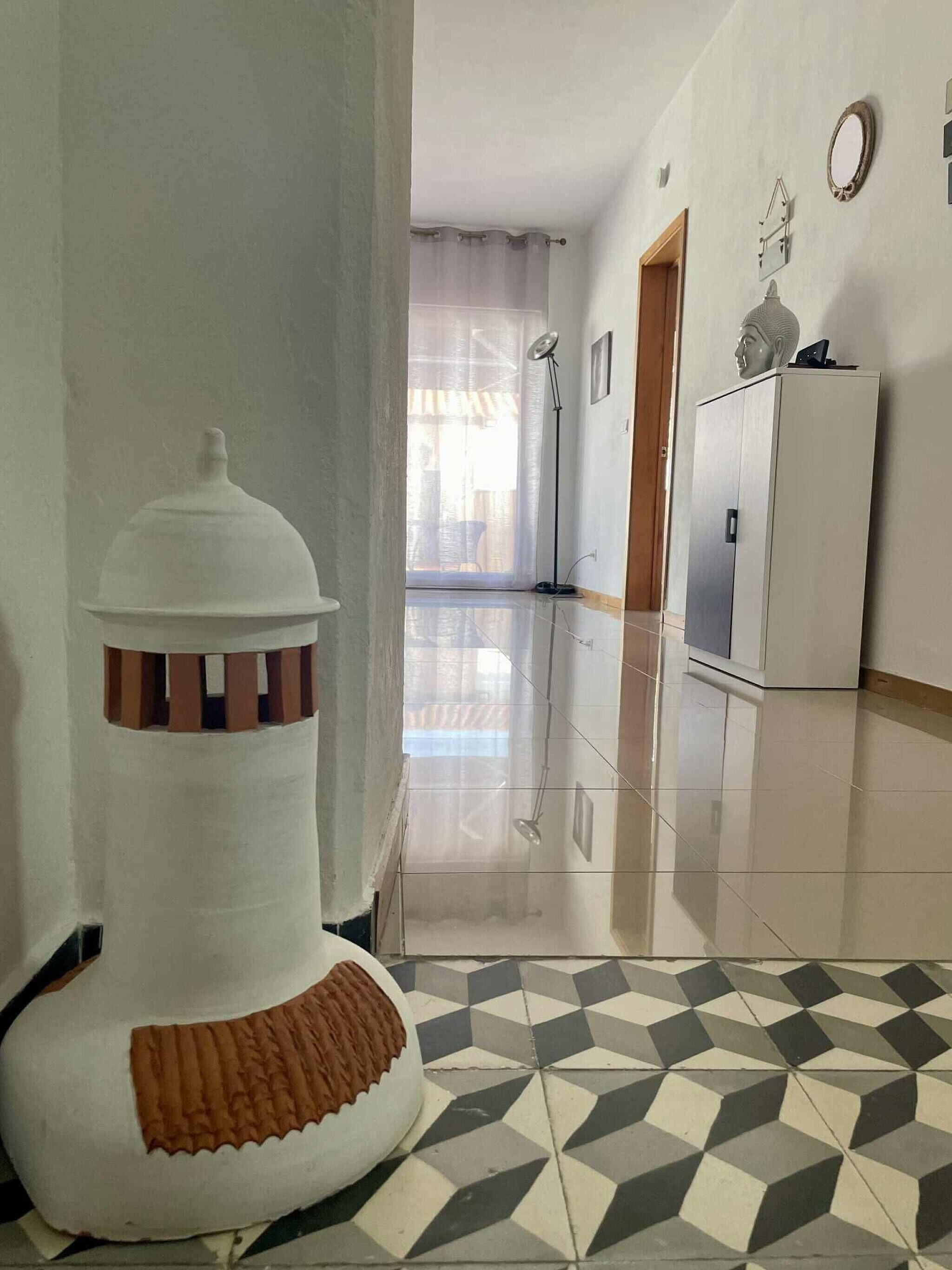 المنشأة من الداخل