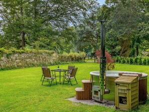 Outdoor dining - Heron's Wood at Greyfriars - UK33357 (Winchelsea)