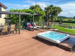 Outdoor dining - Deerview Lodge - UK51044 (Bonvilston)