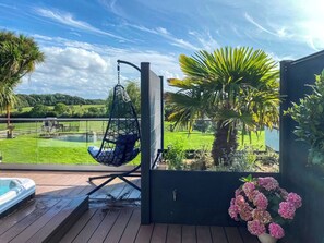 Property grounds - Deerview Lodge - UK51044 (Bonvilston)