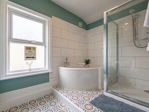 Towels - 6 bedroom accommodation in Scarborough (Scarborough)