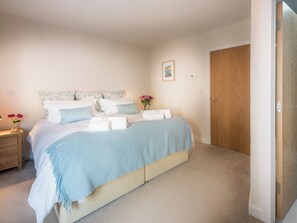 2 bedrooms, free WiFi - 2 bedroom accommodation in Bath (Bath)