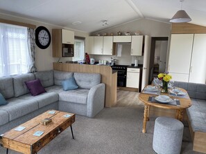 TV - Flamingo's Rest - UK3348 (Swarland, near Morpeth)