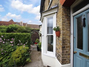 Exterior detail - 2 bedroom accommodation in Canterbury (Canterbury)
