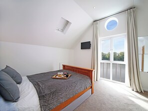 3 bedrooms, free WiFi - Goosander Lake House (Cotswold Lakes)