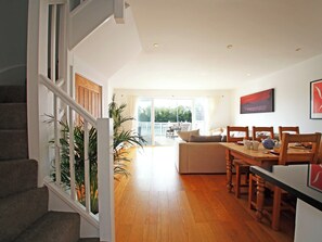 Interior - Goosander Lake House (Cotswold Lakes)