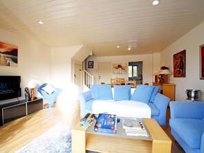 Living area - Ruddy Duck Lake House (Cotswold Lakes)