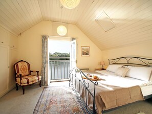 3 bedrooms, free WiFi - Ruddy Duck Lake House (Cotswold Lakes)