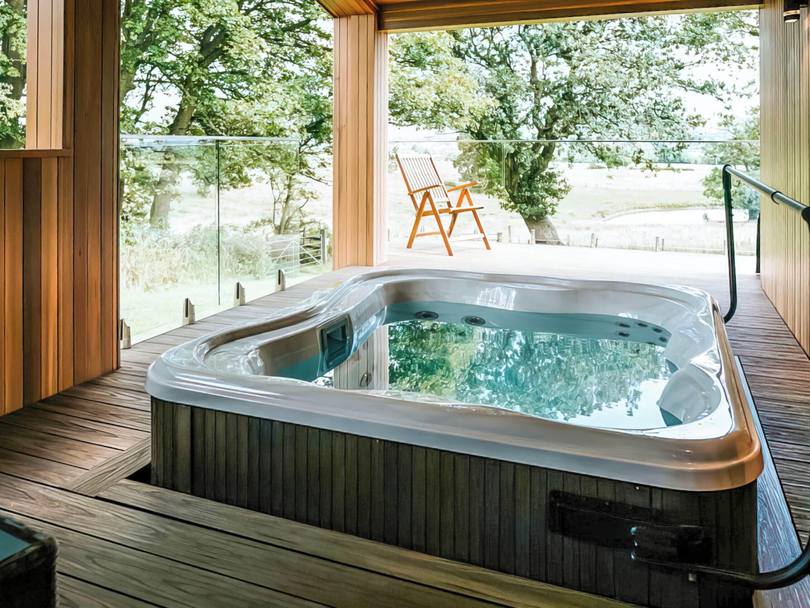 Indoor spa tub