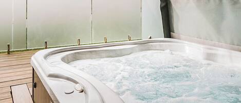Bain à remous extérieur