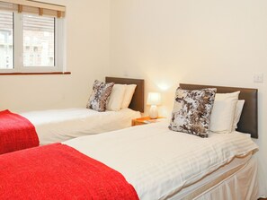 2 bedrooms, free WiFi - 2 bedroom accommodation in Uckfield (Uckfield)