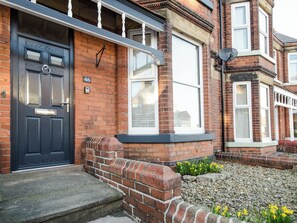 Exterior detail - The Townhouse - UK37120 (Scarborough)