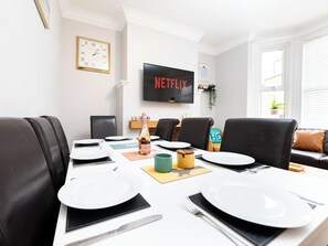 Dining - Ashville Lodge - UK37119 (Scarborough)