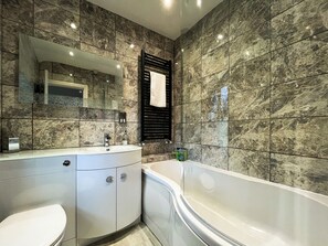Towels - 3 bedroom accommodation in Beaumaris (Beaumaris)