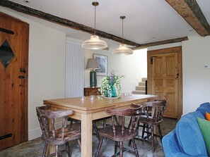 Dining - 2 bedroom accommodation in Near Ilminster (Near Ilminster)