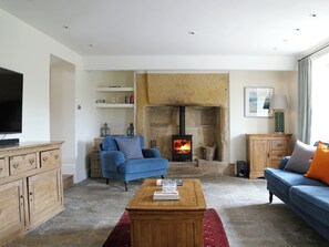 Fireplace - 2 bedroom accommodation in Near Ilminster (Near Ilminster)
