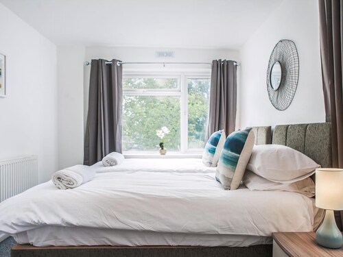 4 bedroom accommodation in Newport