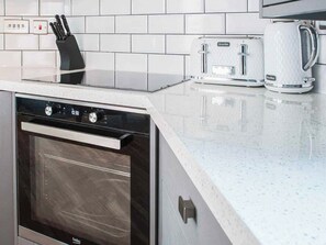 Dishwasher - 2 bedroom accommodation in Bath (Bath)