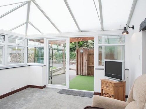 A charming home in a semi-rural location on the edge of Bristol.