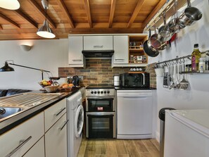 Dishwasher, high chair - 1 bedroom accommodation in West Chiltington (West Chiltington)