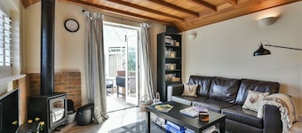 1 bedroom accommodation in West Chiltington